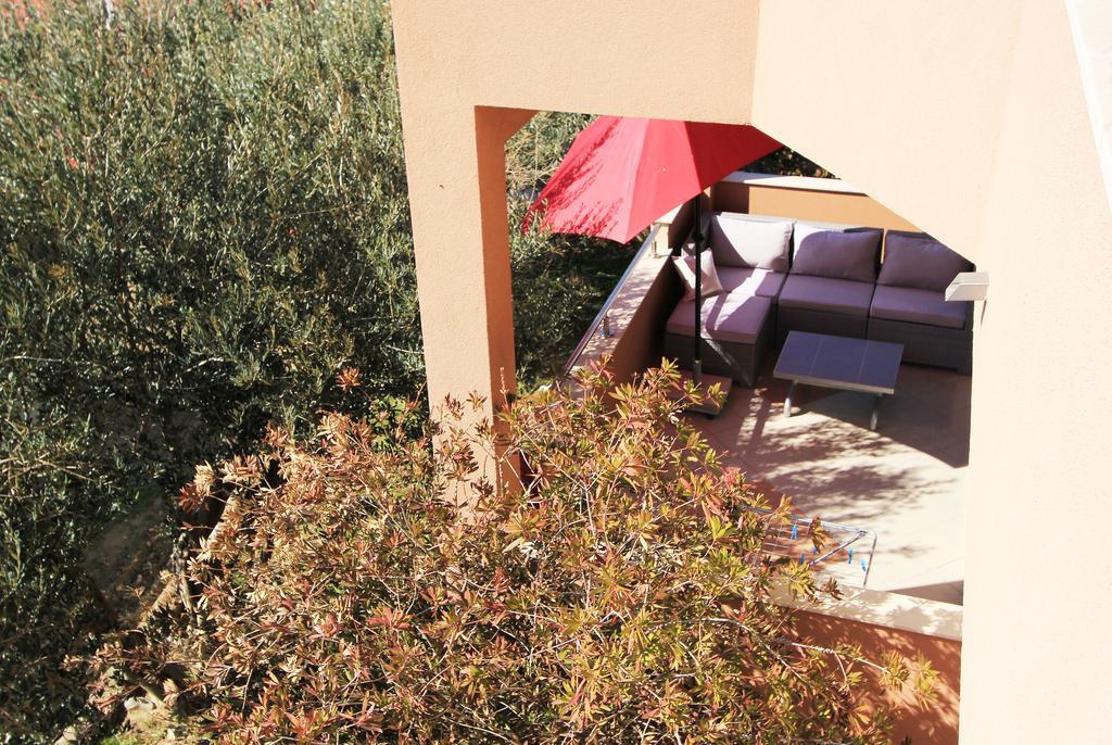 Priska Apartment Kastela Exterior photo